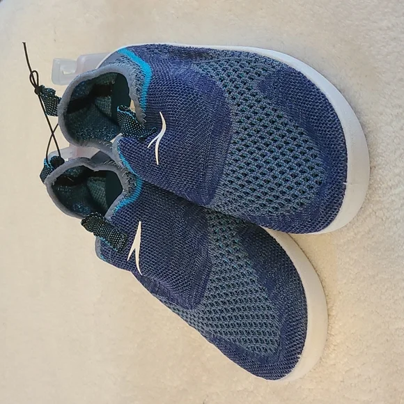 Speedo water shoes - Picture 1 of 8